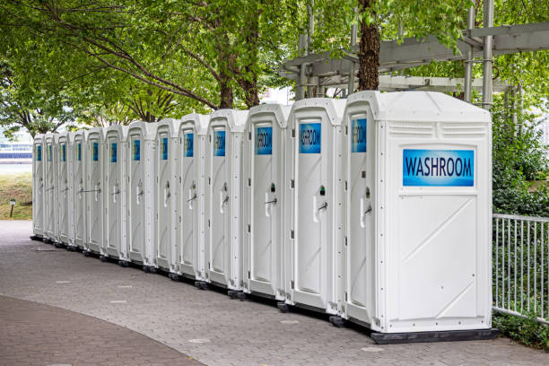 Best Portable restroom trailer rental  in Moodys, OK
